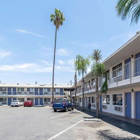 Motel 6 Bakersfield Dış mekan fotoğraf