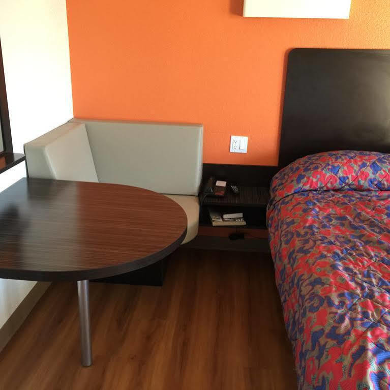 Motel 6 Bakersfield Dış mekan fotoğraf