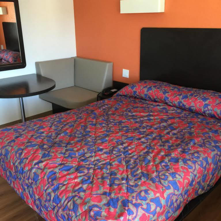 Motel 6 Bakersfield Dış mekan fotoğraf