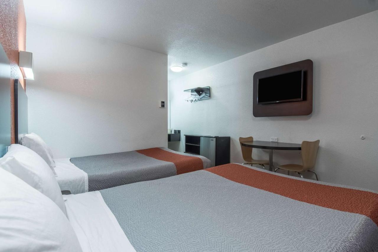 Motel 6 Bakersfield Dış mekan fotoğraf