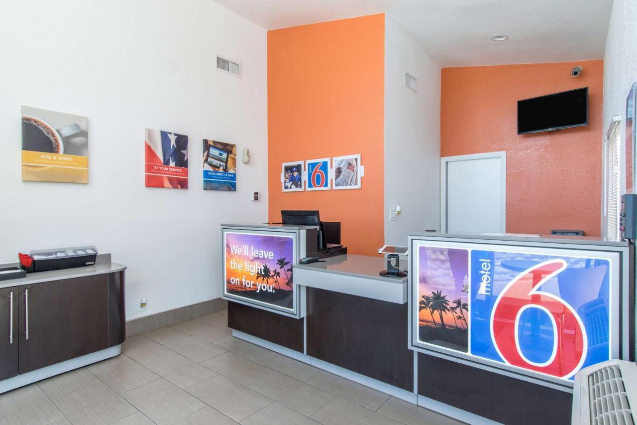 Motel 6 Bakersfield Dış mekan fotoğraf