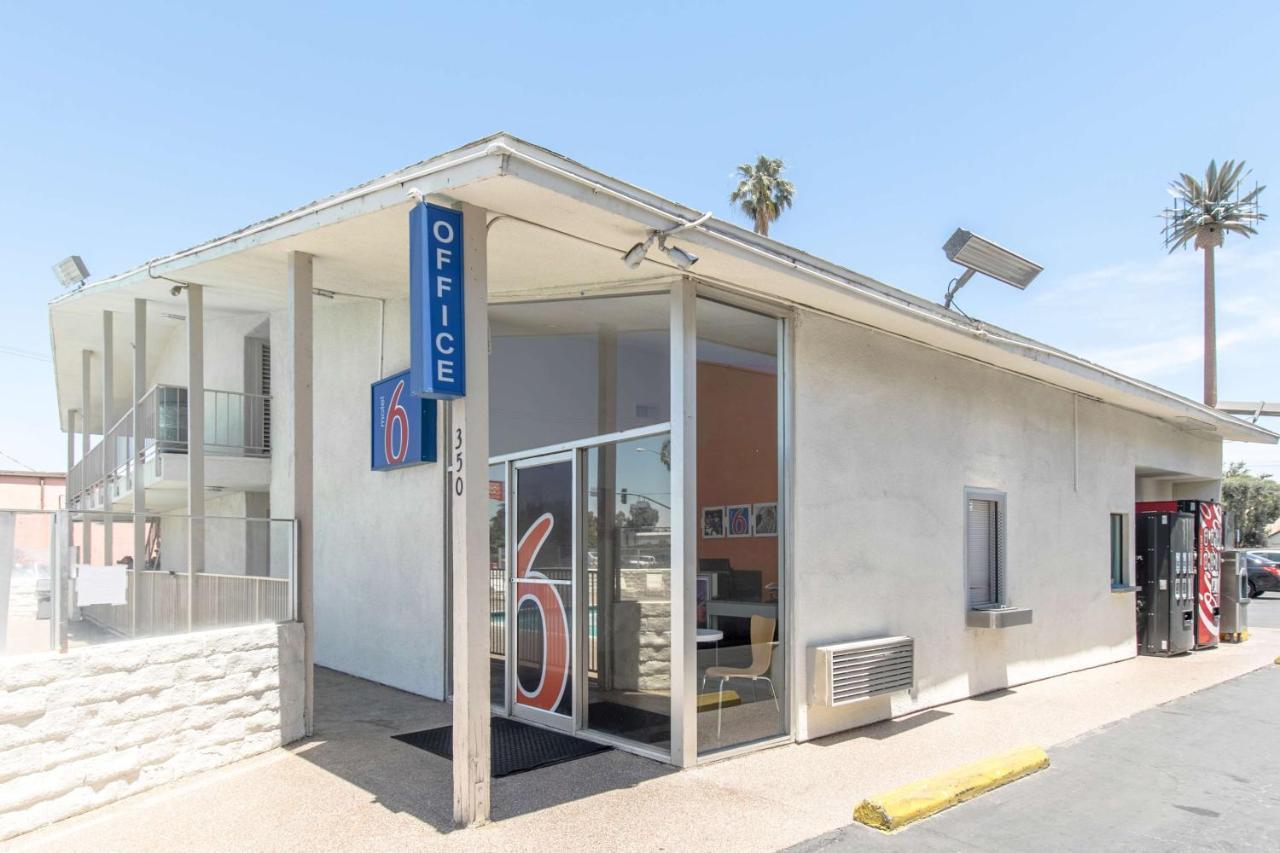 Motel 6 Bakersfield Dış mekan fotoğraf