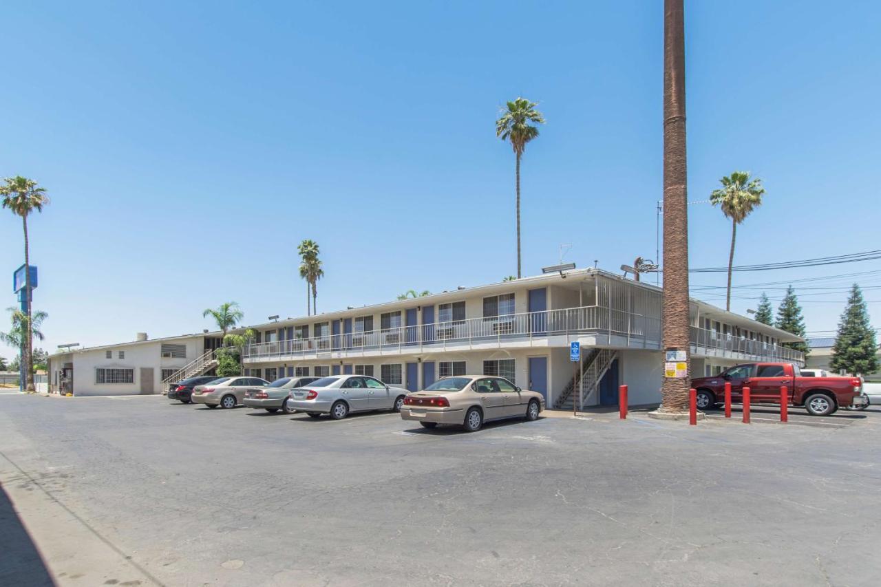 Motel 6 Bakersfield Dış mekan fotoğraf